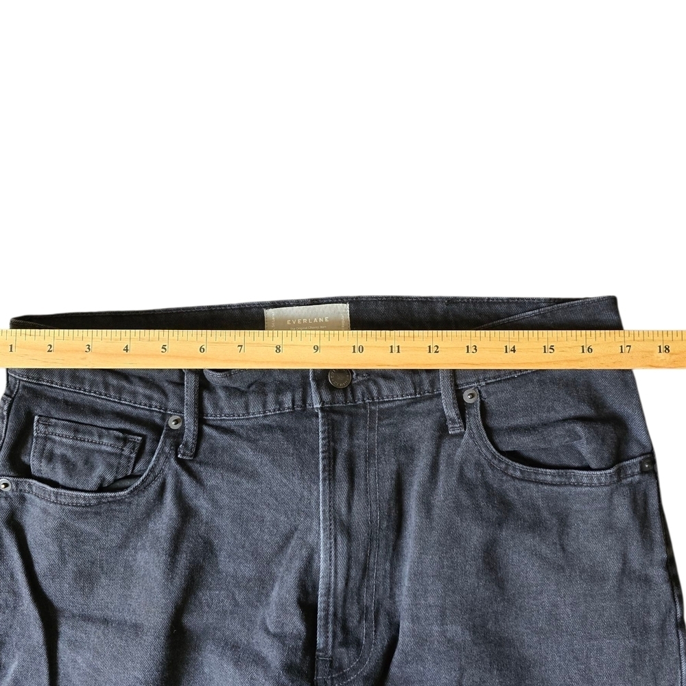 Everlane Women's Charcoal Black Straight Leg Jeans.  Size 31 - Picture 4 of 8